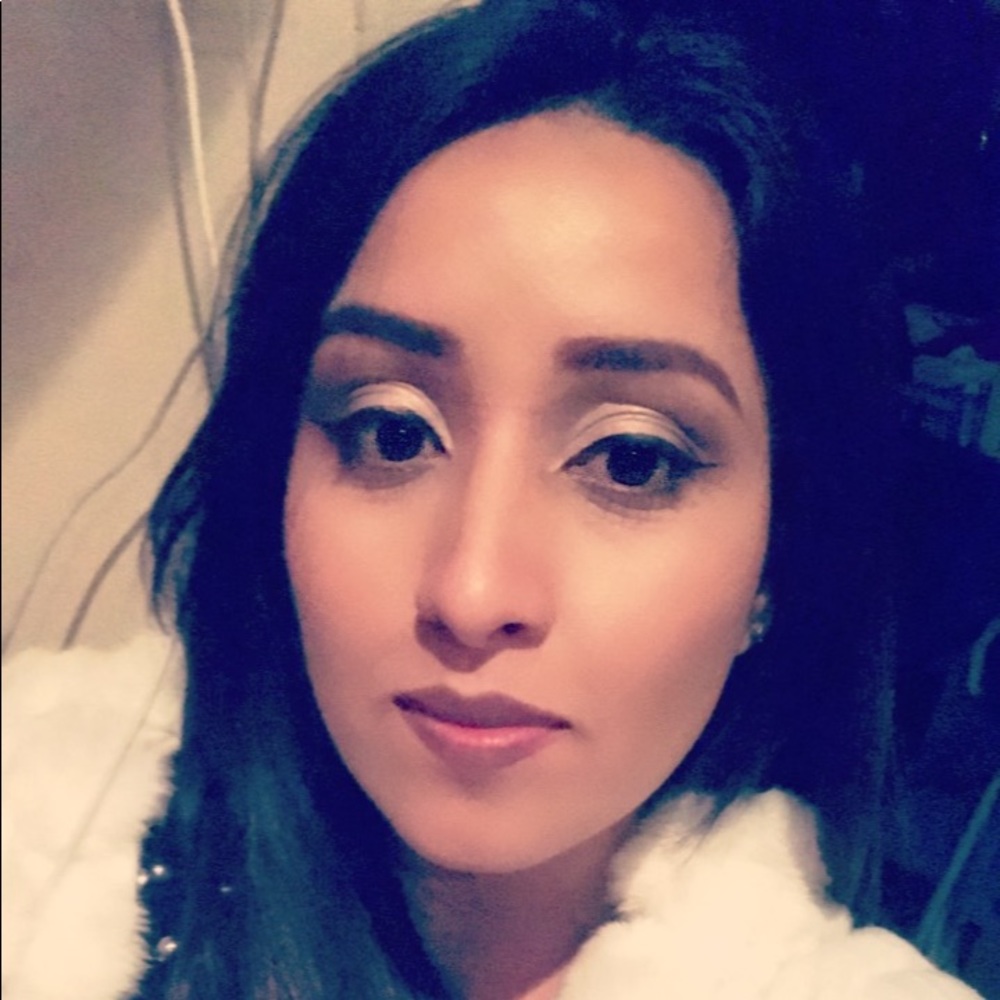 Meet your Posher, Yessenia